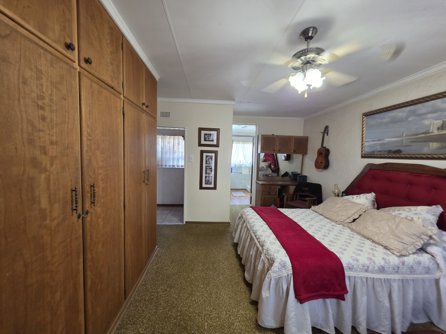 5 Bedroom Property for Sale in Riebeeckstad Free State